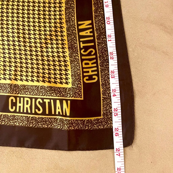 Silky Satin Feel Scarf 🧣 - Picture 3 of 4